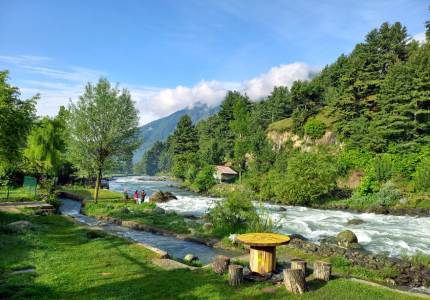 Kashmir Adventure with Pahalgam & Gulmarg