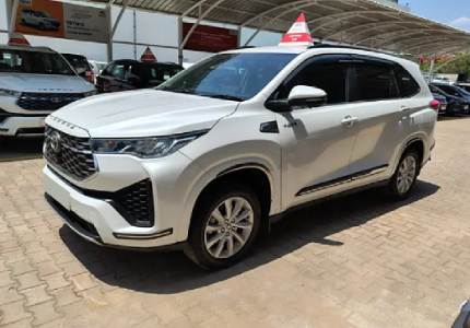 Innova Hycross Cabs